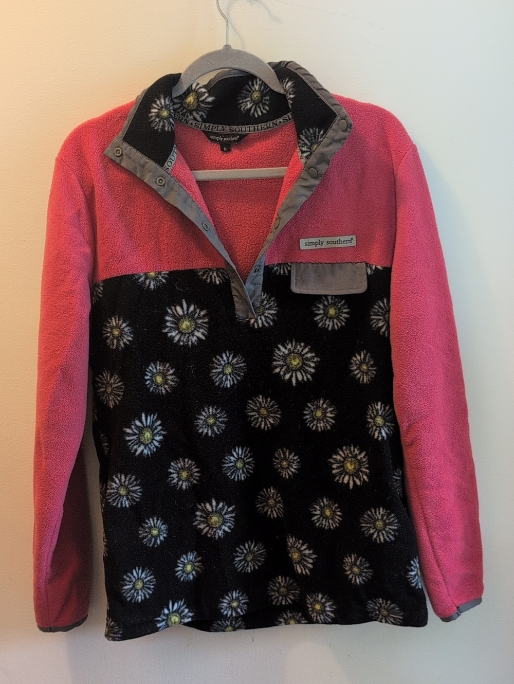 Simply Southern Pink & Black Daisy Fleece Pullover